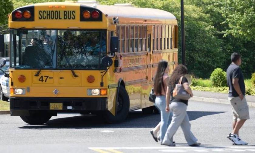 H CIA ξέχασε… εκρηκτικά σε σχολικό λεωφορείο