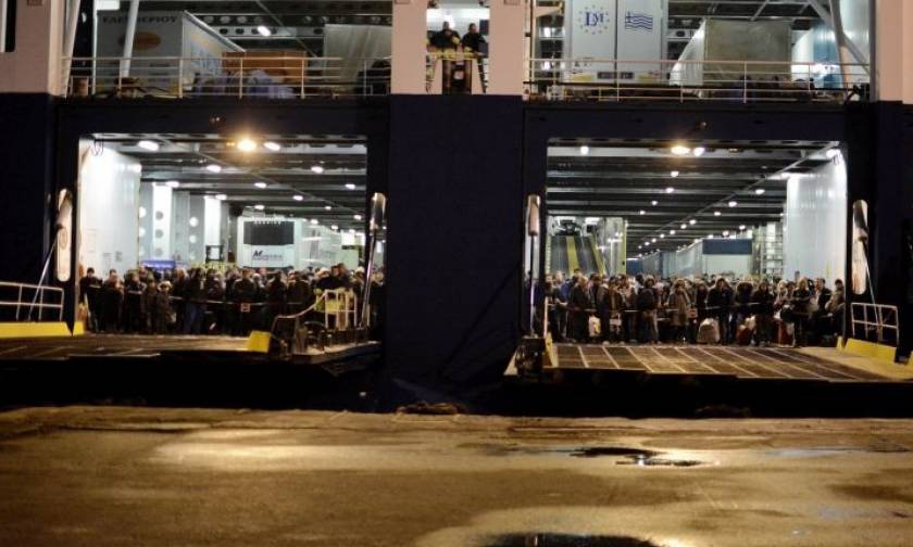 Συναγερμός τα μεσάνυχτα στο λιμάνι του Πειραιά μετά από τηλεφώνημα για βόμβα!