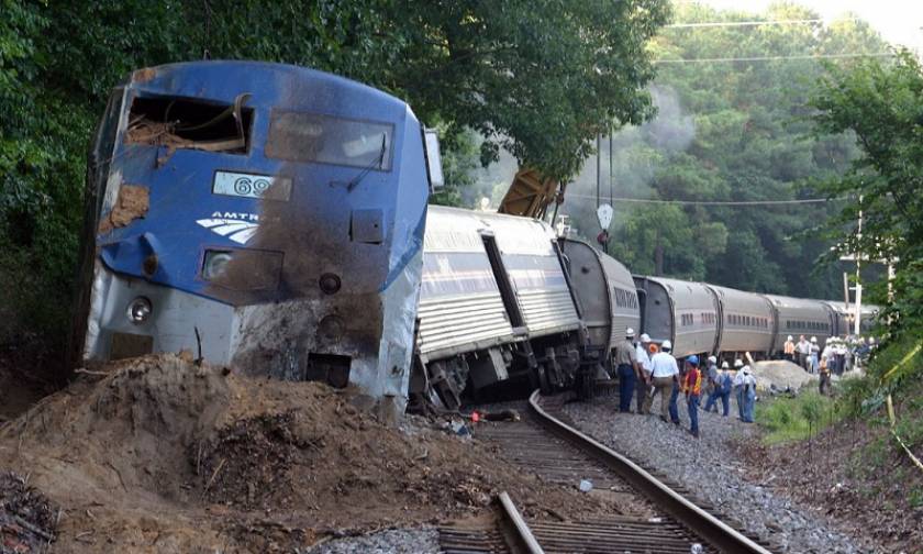 Εκτροχιασμός τρένου στη Φιλαδέλφεια – Τουλάχιστον δύο νεκροί (Vid)