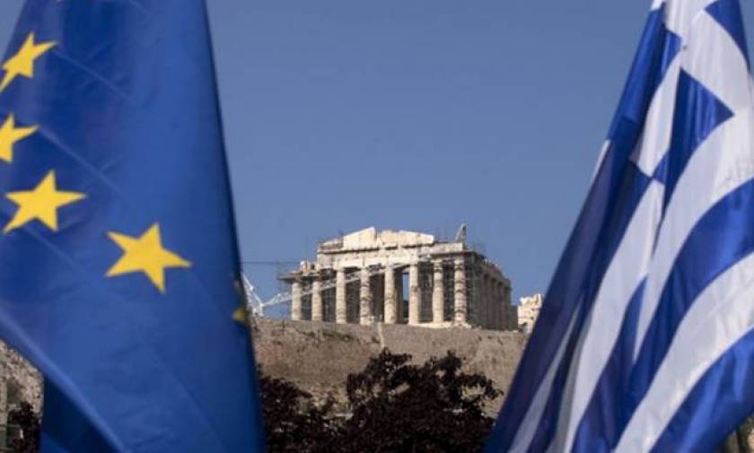 Bloomberg: Εκ των πραγμάτων ανάγκη η ελάφρυνση του ελληνικού χρέους