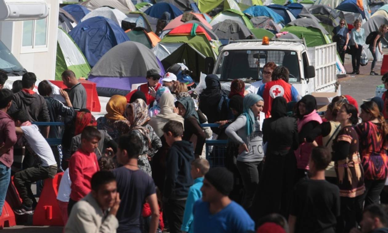 Πειραιάς: Αρνούνται να φύγουν από το λιμάνι οι πρόσφυγες