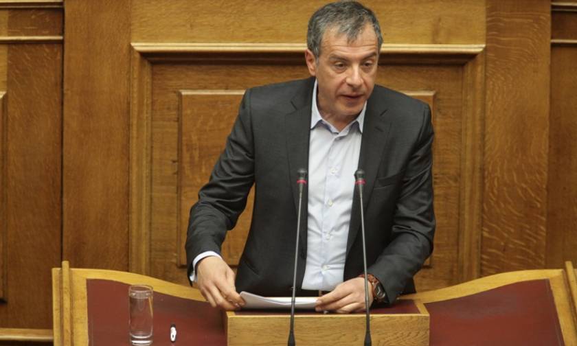 Θεοδωράκης: Να πάψει η κυβέρνηση να κυνηγά φαντάσματα