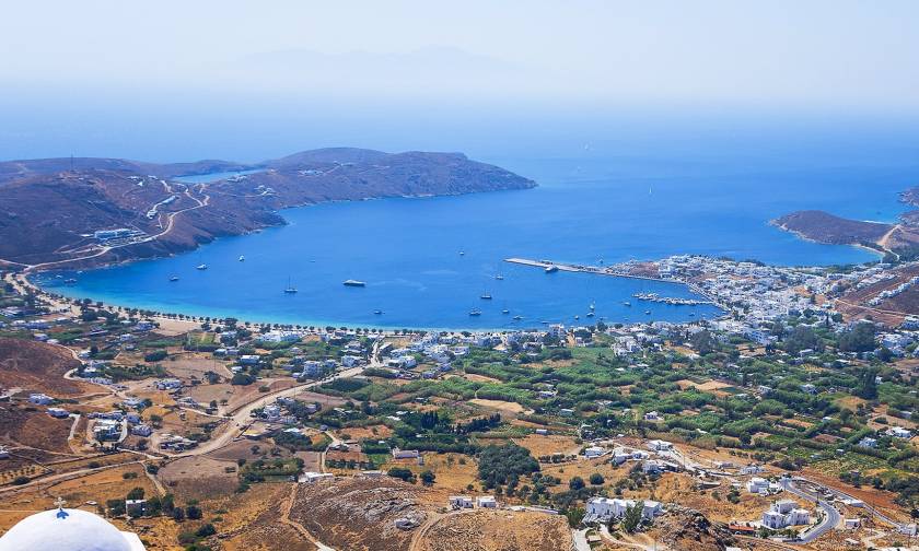 Times: Αυτό είναι το μυστικό νησί που επιλέγουν οι Αθηναίοι για τις διακοπές τους