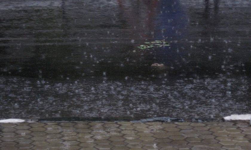Έντονες βροχές και χαλαζόπτωση σε περιοχές της Μαγνησίας