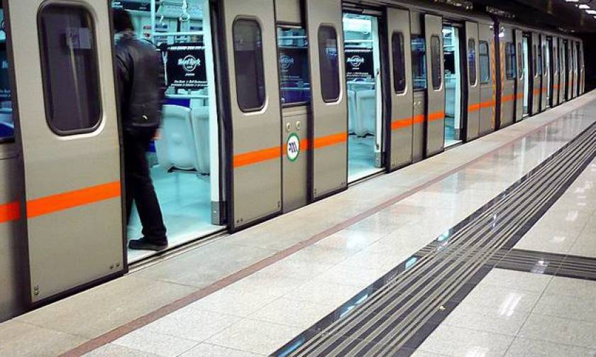 Αναστάτωση στο μετρό Αιγάλεω: Εγκλωβίστηκε γυναίκα μεταξύ συρμού και αποβάθρας