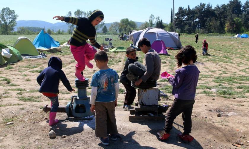Εμβόλια από ΕΕ και ΜΚΟ περιμένει το υπουργείο Υγείας για τα παιδιά των προσφύγων