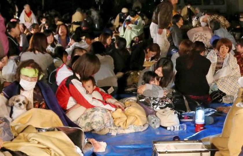 Τρεις νεκροί και δεκάδες τραυματίες από τον νέο ισχυρό σεισμό στη νοτιοδυτική Ιαπωνία (pics)