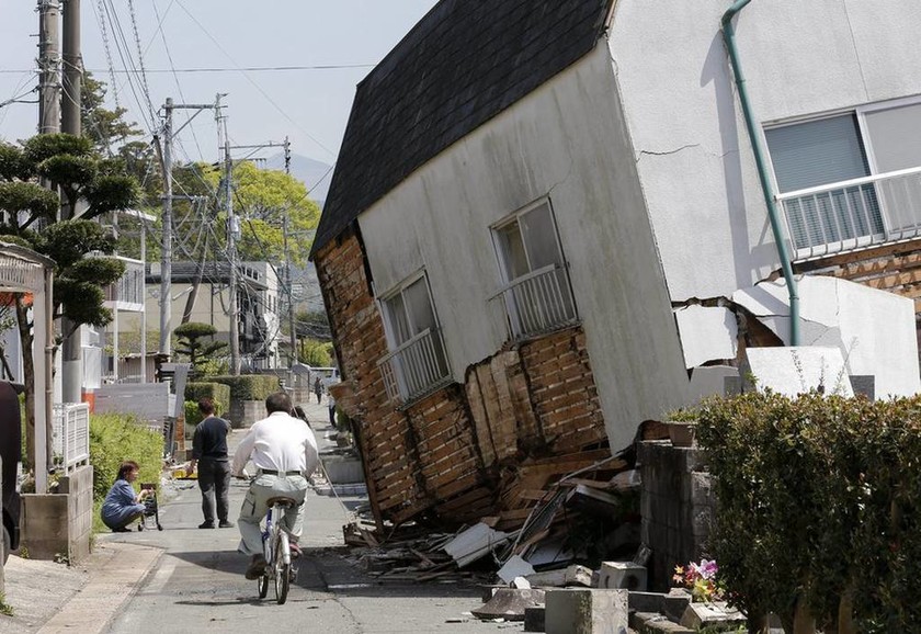 Ιαπωνία - Τουλάχιστον εννέα νεκροί από το σεισμό των 6,5 Ρίχτερ