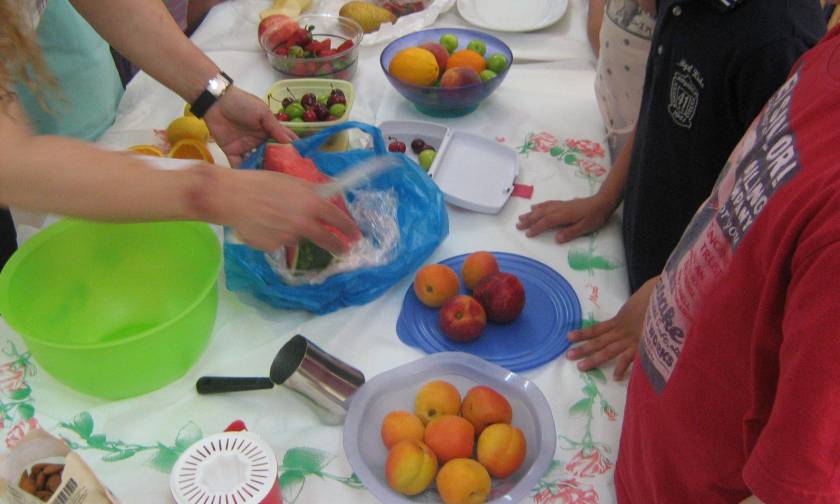 Νέο πρόγραμμα στα σχολεία από την ΕΕ για κατανάλωση φρούτων