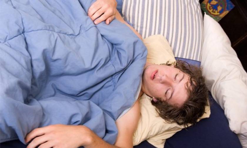 Ο λίγος ύπνος αυξάνει τον κίνδυνο κρυολογήματος ή λοίμωξης