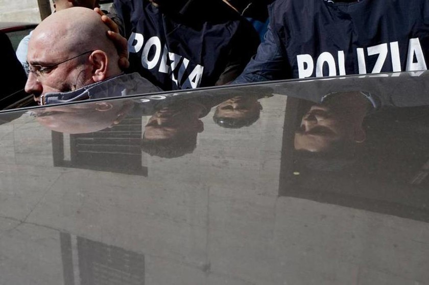 Συνελήφθη ο αρχιμαφιόζος της Νάπολης με την ερωμένη του – Δείτε το «κόλπο» των αστυνομικών