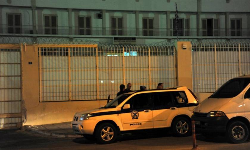 «Φύλλο και φτερό» κάνει η αστυνομία τις φυλακές Κορυδαλλού – Τι βρήκε μέχρι στιγμής