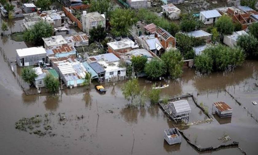 Αργεντινή: Σκηνικό απόλυτης καταστροφής από τις ισχυρές βροχοπτώσεις (video)