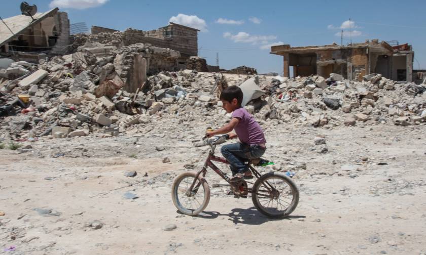 Συρία: Ξεκίνησε η απομάκρυνση των αμάχων από τέσσερις πολιορκημένες πόλεις