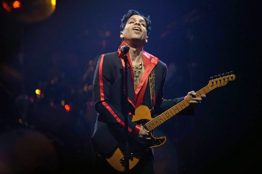 Έκτακτο: Νεκρός ο τραγουδιστής Prince