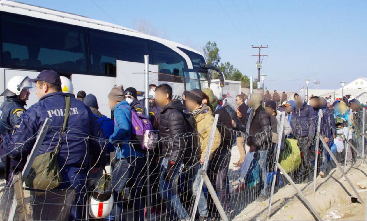 Αδειάζει από πρόσφυγες και μετανάστες ο καταυλισμός στο Ελληνικό - Μεταφέρονται στη Μαλακάσα