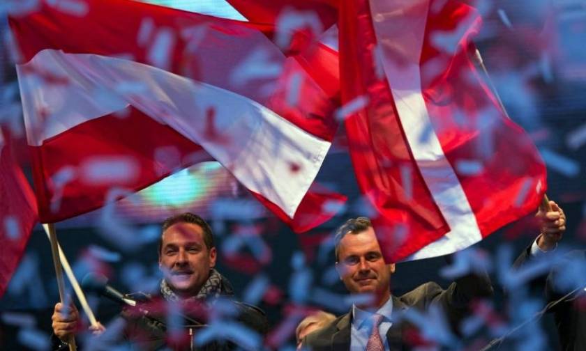 Σοκ στην Αυστρία: Νίκη της Ακροδεξιάς στον πρώτο γύρο των προεδρικών εκλογών (Pic & Vid)