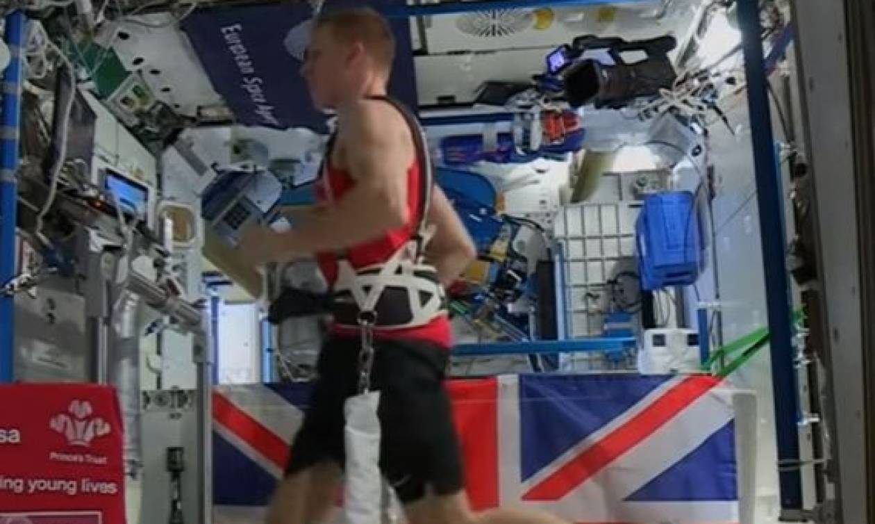 Εντυπωσιακό: Έτρεξε στον Μαραθώνιο του Λονδίνου από το διάστημα! (vid)