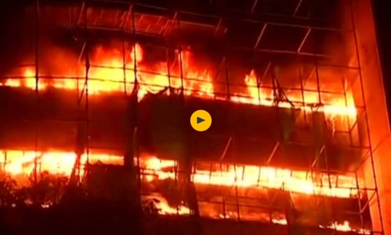 Ανεξέλεγκτη πυρκαγιά κατέστρεψε ολοσχερώς το Μουσείο Φυσικής Ιστορίας της Ινδίας (Vids)