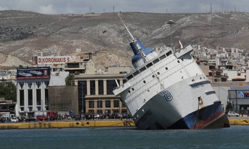 «Παναγία Τήνου»: Σταθεροποιήθηκε το πλοίο - Έρευνα στα ύφαλά του