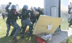 Ιταλία: «Μάχες» διαδηλωτών και αστυνομικών στην Πίζα (pic+vid)