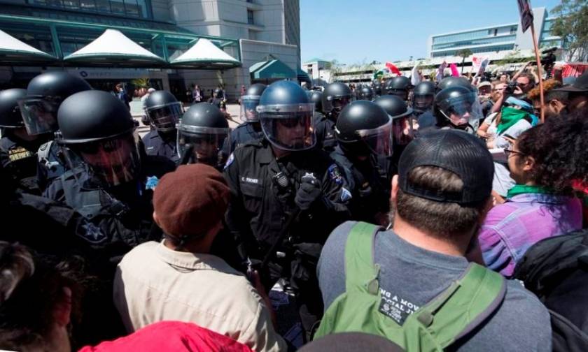 ΗΠΑ: Επεισόδια και συλλήψεις σε διαδήλωση κατά του Τραμπ στο Σαν Φρανσίσκο