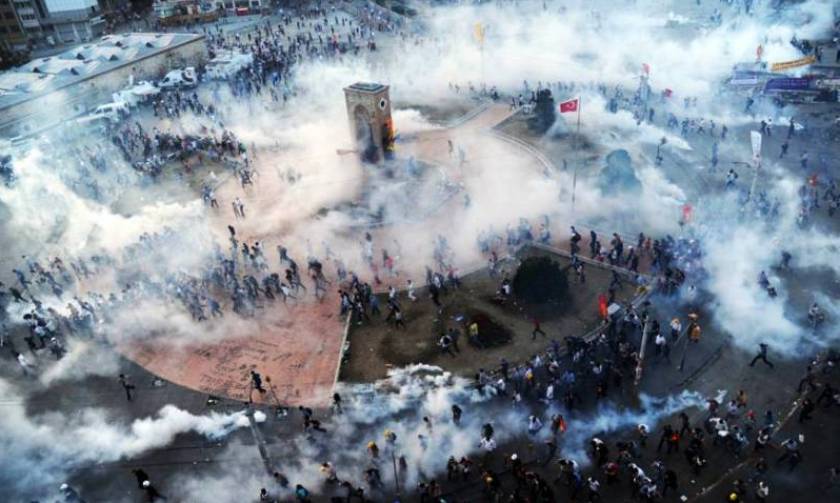 Πολεμικό κλίμα με 25.000 αστυνομικούς στους δρόμους της Κωνσταντινούπολης για την Πρωτομαγιά (Vid)