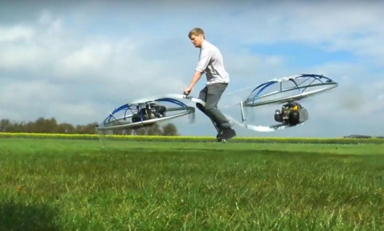 Το μέλλον είναι ήδη εδώ: Βρετανός εφευρέτης ανακαλύπτει το πρώτο ιπτάμενο μοτοσακό (Vid)