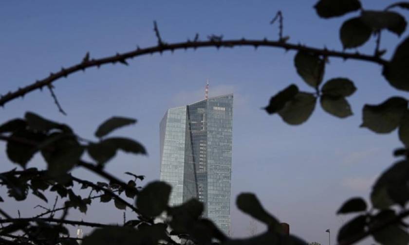 Handelsblatt: Με τα μνημονιακά δάνεια σώθηκαν οι ευρωπαϊκές τράπεζες και όχι η Ελλάδα