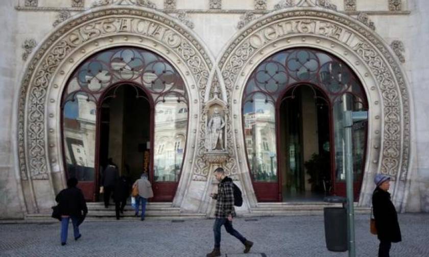 Πορτογαλία: Διέλυσε άγαλμα 126 ετών για μία... selfie!