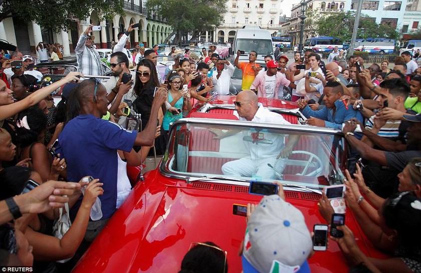 Η ιστορική επίδειξη μόδας της Chanel στην Κούβα! (pics)