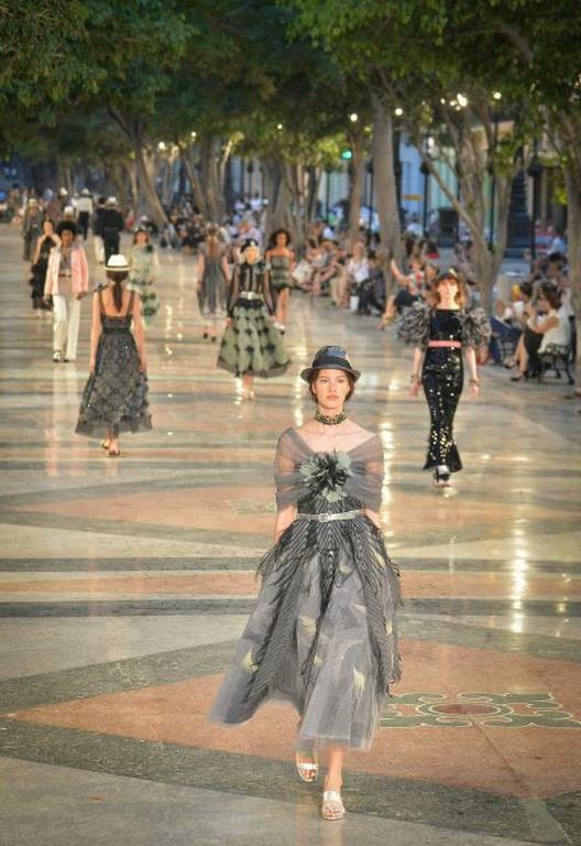 Η ιστορική επίδειξη μόδας της Chanel στην Κούβα! (pics)