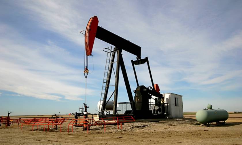 Η φωτιά στον Καναδά και οι συγκρούσεις στη Λιβύη ενισχύουν το πετρέλαιο στη Ασία