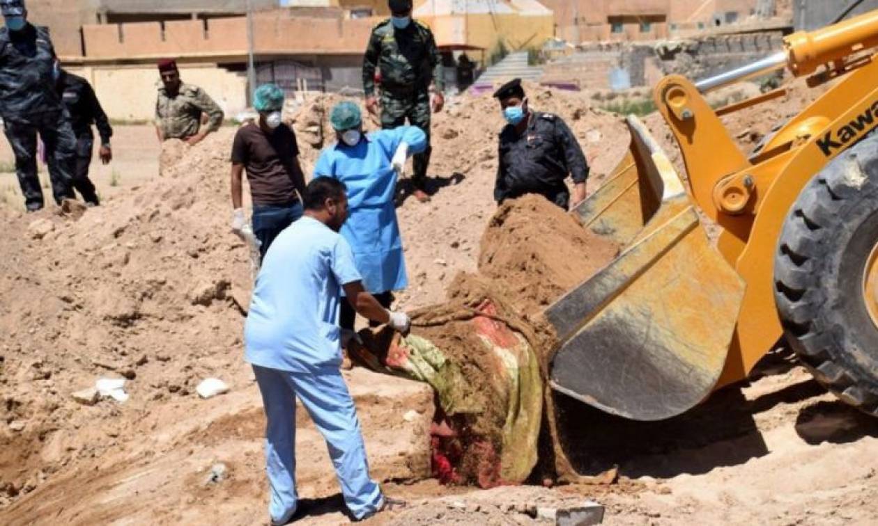 ΟΗΕ: Περισσότεροι από 50 ομαδικοί τάφοι του ISIS ανακαλύφθηκαν στο Ιράκ (Vid)
