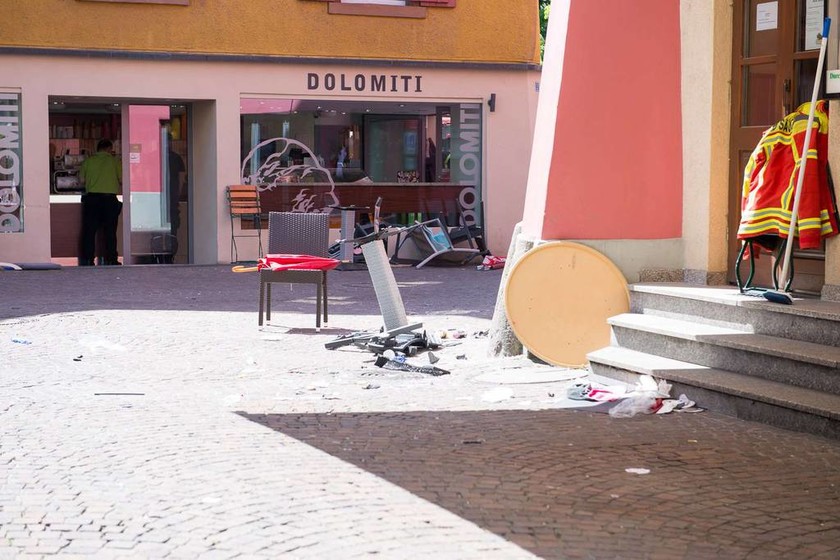 Τρόμος στη Γερμανία: Αυτοκίνητο «θέρισε» τους θαμώνες υπαίθριας καφετέριες (Pics)