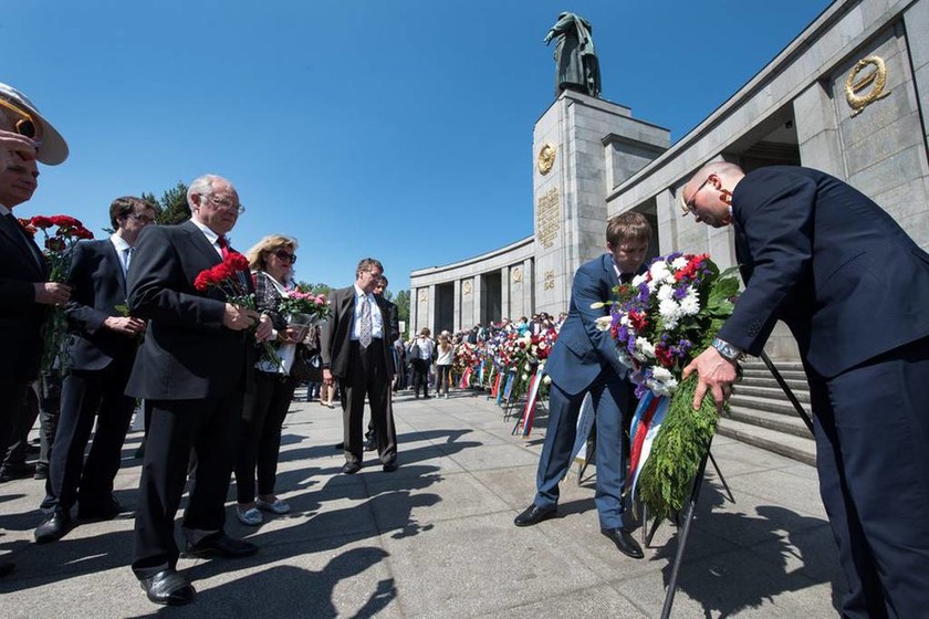 Η Ρωσία γιορτάζει την Ημέρα της Νίκης επί της ναζιστικής Γερμανίας (Pics & Vids)