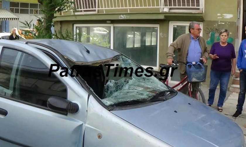Σοκ στην Πάτρα: Καθηγητής «βούτηξε» από το μπαλκόνι κι έπεσε πάνω σε αυτοκίνητο (photo)
