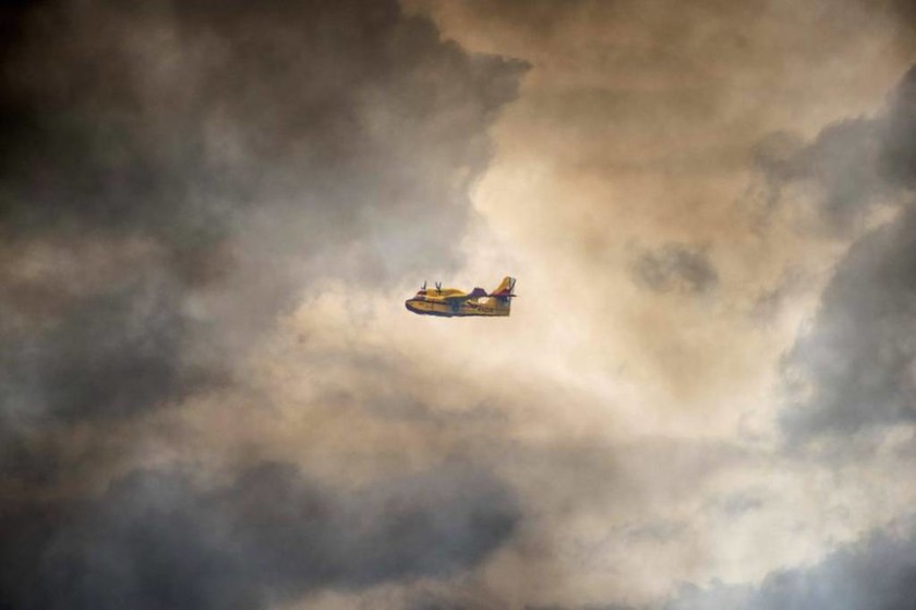 Ισπανία: Πανικός για το τοξικό νέφος από πυρκαγιά σε χωματερή ελαστικών - Φυγή για10.000 κατοίκους 