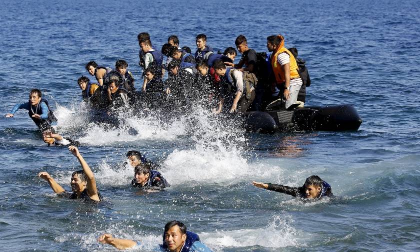 Σύλληψη ενός διακινητή και διάσωση 47 προσφύγων ανοιχτά της Χίου