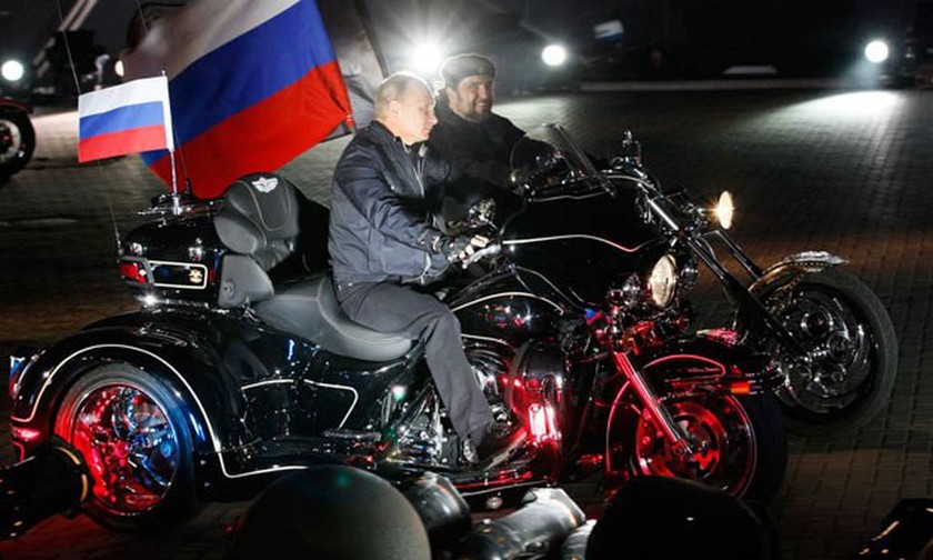Ποιοι είναι οι «λύκοι της νύχτας» του Πούτιν που προσκύνησαν το Άγιο Όρος (photo-video)