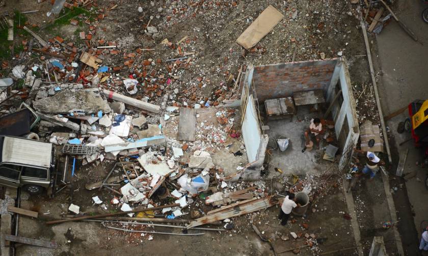 Ισημερινός: Τουλάχιστον ένας νεκρός από τους δύο ισχυρούς σεισμούς (videos)