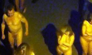 Συναγερμός στη Ρωσία: Ιερόδουλες βγήκαν γυμνές στους δρόμους! (video+photos)