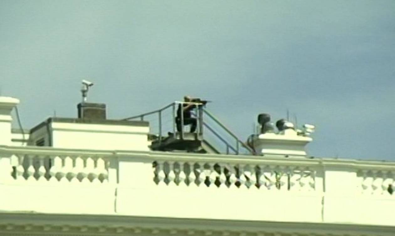 Πυροβολισμοί έξω από τον Λευκό Οίκο - Εκκενώθηκε το κτήριο (Pics & Vids)