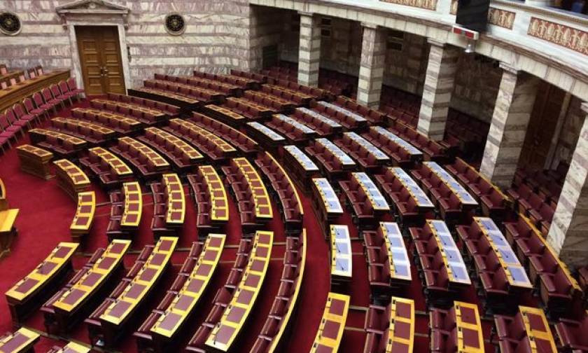 Βουλή: Καταψηφίστηκε η ένσταση αντισυνταγματικότητας του ΠΑΣΟΚ για το πολυνομοσχέδιο
