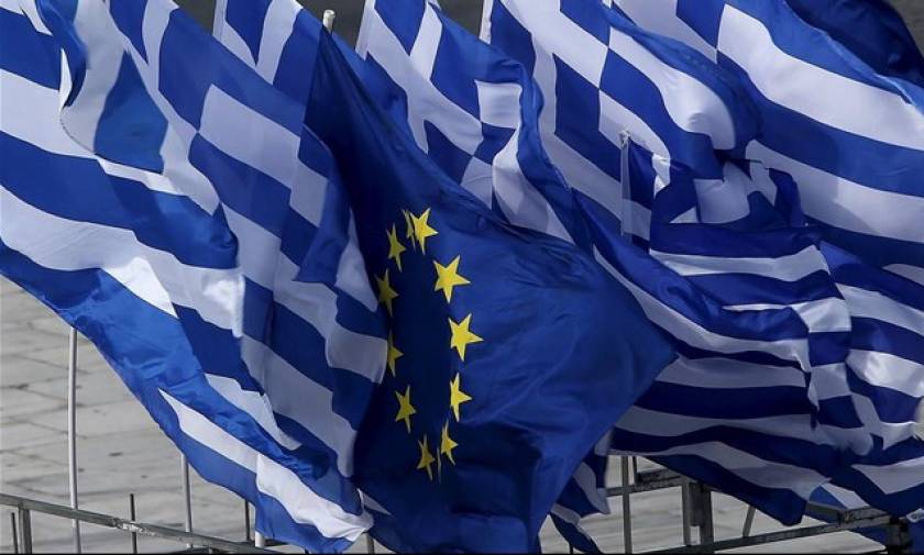 Die Welt: Το ευρώ κινδυνεύει περισσότερο από τους λαϊκιστές της Ευρώπης παρά από την Ελλάδα