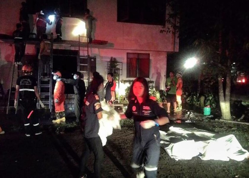 Τραγωδία σε σχολείο: 17 μικρά κορίτσια νεκρά από πυρκαγιά (Pics)