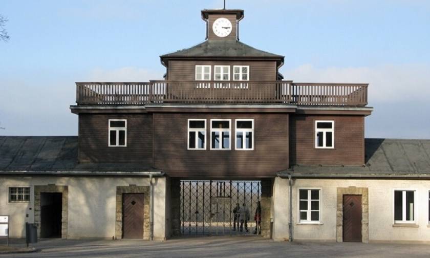 Γερμανία: Οι αρχές ψάχνουν δύο άτομα για ναζιστικό χαιρετισμό σε πρώην στρατόπεδο συγκέντρωσης (pic)