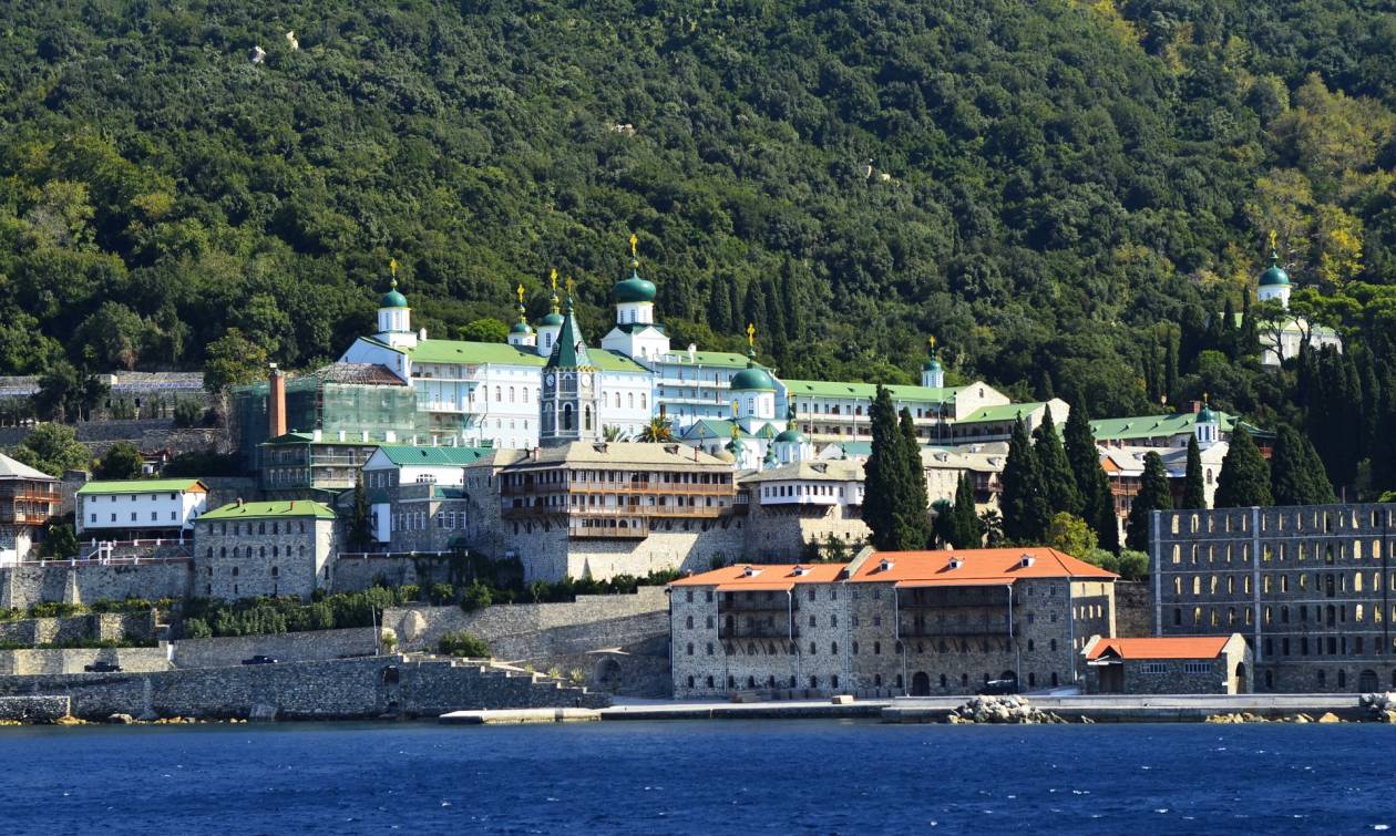 Αυτό είναι το μοναστήρι του Αγίου Όρους που θα επισκεφθεί ο Βλαντιμίρ Πούτιν (Pics & Vid)