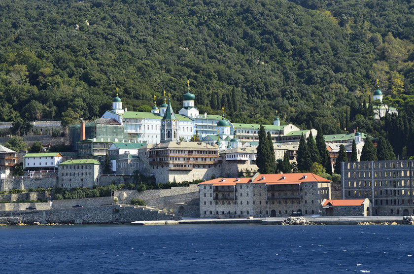 Αυτό είναι το μοναστήρι του Αγίου Όρους που θα επισκεφθεί ο Βλαντιμίρ Πούτιν
