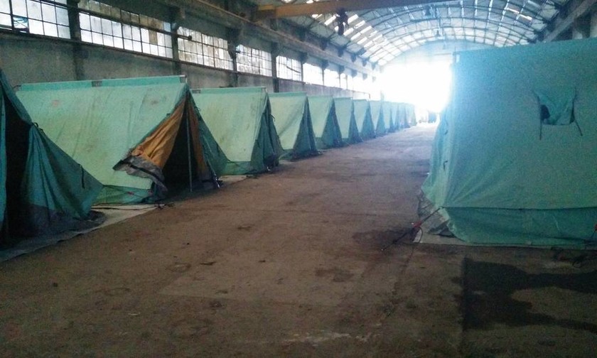 Guardian: Συνθήκες «ούτε για ζώα» στους χώρους φιλοξενίας των προσφύγων στην Ελλάδα!
